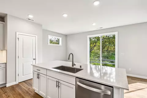 Kitchen - 10926 43rd Ave SE #80, Everett, WA 98208 photo 5 of 5