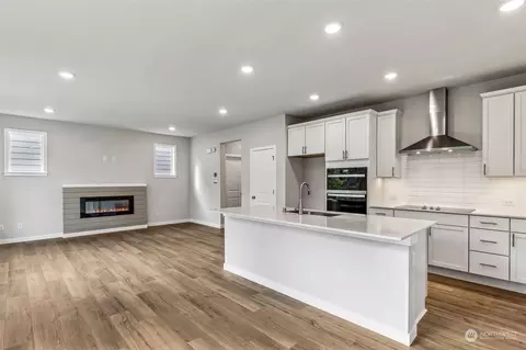 Living - 10926 43rd Ave SE #80, Everett, WA 98208 photo 3 of 6