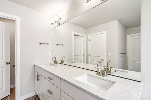 Bath - 10926 43rd Ave SE #80, Everett, WA 98208 photo 5 of 5