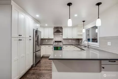 Kitchen - 23322 Locust Way, Bothell, WA 98021 photo 1 of 3