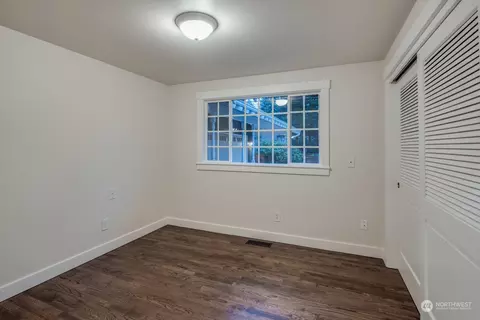 Bedroom - 23322 Locust Way, Bothell, WA 98021 photo 2 of 4
