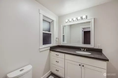 Bath - 23322 Locust Way, Bothell, WA 98021 photo 2 of 3