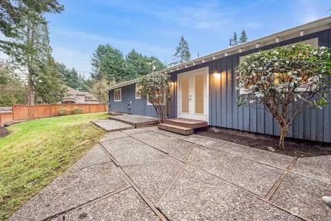 Exterior - 23322 Locust Way, Bothell, WA 98021 photo 4 of 8