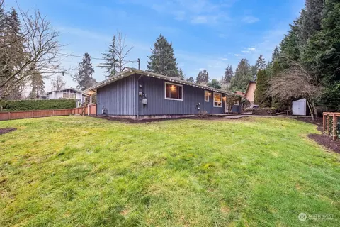 Exterior - 23322 Locust Way, Bothell, WA 98021 photo 6 of 8