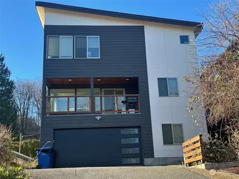 8830 41st Ave S, Seattle, WA 98118