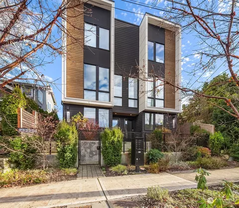 4332 Woodlawn Ave N #B, Seattle, WA 98103