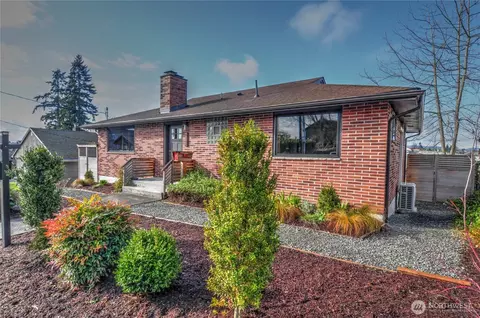 1007 Perry Ave, Bremerton, WA 98310