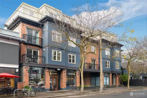 1909 10th Ave W #402, Seattle, WA 98119