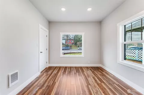 2109 E Grand Ave, Everett, WA 98201 photo 16