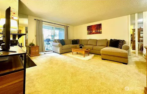 7501 Ruby Dr SW #H201, Lakewood, WA 98498