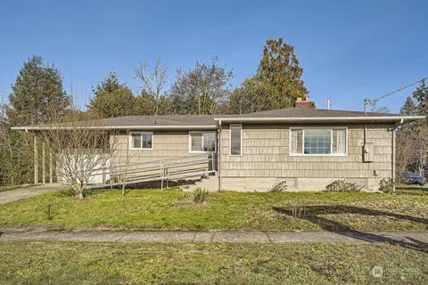 851 S 70th St, Tacoma, WA 98408