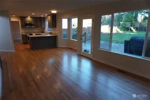 4901 9th Ave W, Everett, WA 98203 photo 2