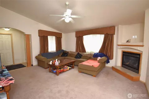 Living - 7 W Marilyn Ave, Everett, WA 98204 photo 3 of 3