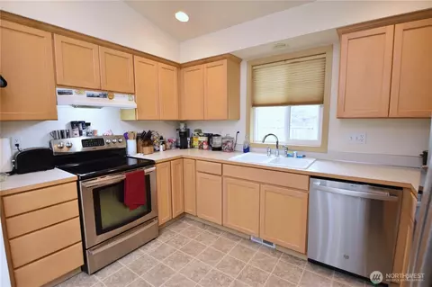 Kitchen - 7 W Marilyn Ave, Everett, WA 98204 photo 3 of 3
