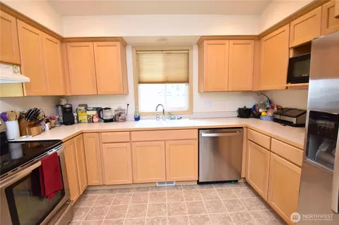 Kitchen - 7 W Marilyn Ave, Everett, WA 98204 photo 1 of 3