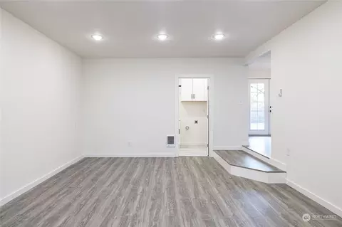 516 E Pine St, Centralia, WA 98531 photo 9