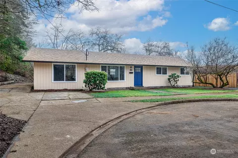 516 E Pine St, Centralia, WA 98531 photo 2