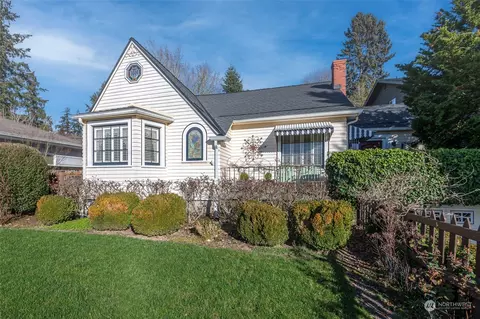 305 Regents Blvd, Fircrest, WA 98466