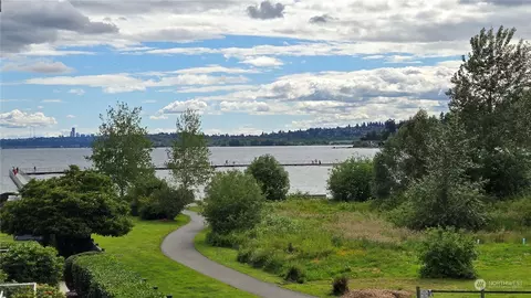 9715 NE Juanita Dr #208B, Kirkland, WA 98034