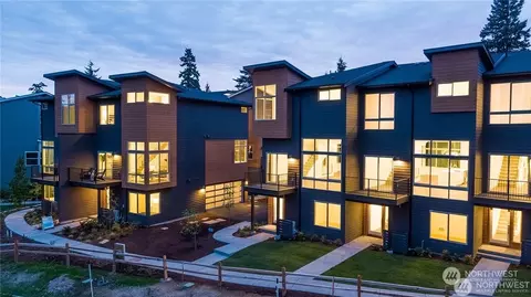 18256 73 Ave NE #104, Kenmore, WA 98028