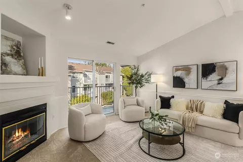 25235 SE Klahanie Blvd #J302, Issaquah, WA 98029