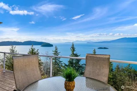 1311 Chuckanut Dr, Bellingham, WA 98229