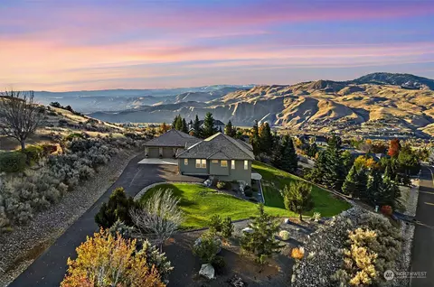 4225 W Eaglerock Dr, Wenatchee, WA 98801