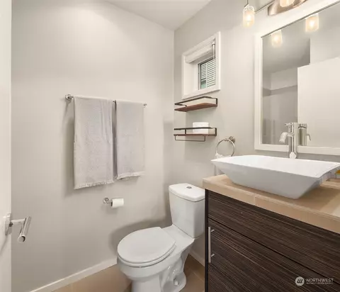 205 20th Ave E, Seattle, WA 98112 photo 23