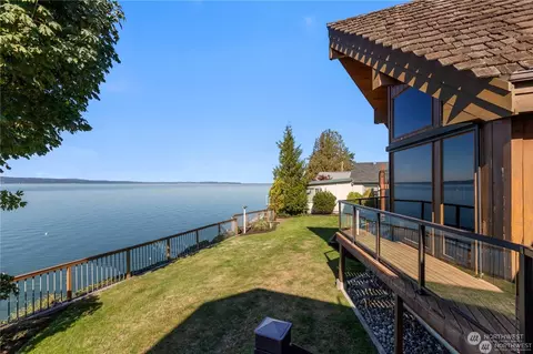 18800 Soundview Dr, Stanwood, WA 98292