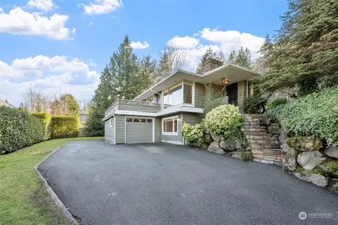 10211 NE 31st Pl, Bellevue, WA 98004
