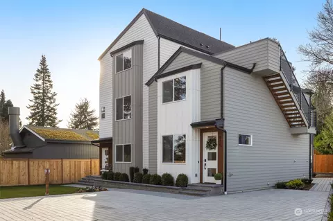 815 N 115th St, Seattle, WA 98133