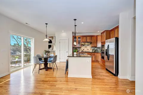 Kitchen - 21926 44th Dr SE, Bothell, WA 98021 photo 4 of 4