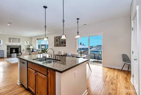 Kitchen - 21926 44th Dr SE, Bothell, WA 98021 photo 3 of 4