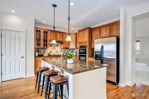 Kitchen - 21926 44th Dr SE, Bothell, WA 98021 photo 2 of 4
