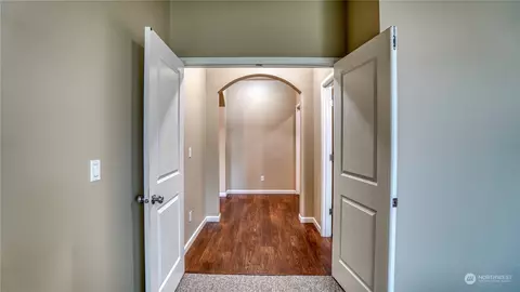 Entry Way - 510 Carrier Ave SW, Orting, WA 98360 photo 1 of 2