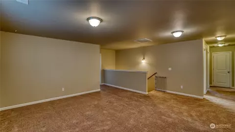 Living - 510 Carrier Ave SW, Orting, WA 98360 photo 4 of 4