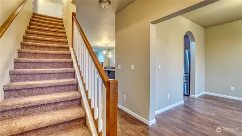 Entry Way - 510 Carrier Ave SW, Orting, WA 98360 photo 2 of 2