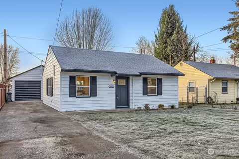 2403 W 31st St, Vancouver, WA 98660