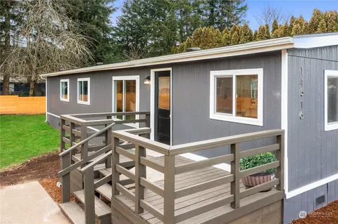 14516 Greenbelt Dr E, Bonney Lake, WA 98391