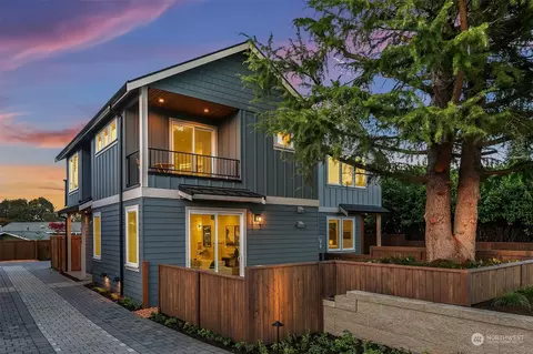 532 19th Ave #B, Kirkland, WA 98033