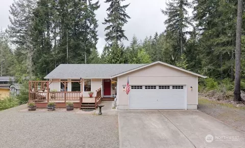 100 N Duckabush Dr E, Hoodsport, WA 98548