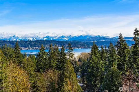 3416 161st Ct SE #39, Bellevue, WA 98008