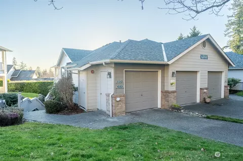 4204 Fieldstone Dr #101, Lynnwood, WA 98037