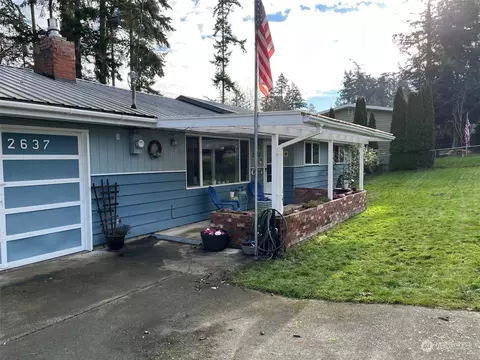 2637 Olympic Dr, Oak Harbor, WA 98277