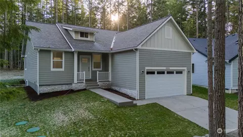 22215 Bluewater Dr SE, Yelm, WA 98597