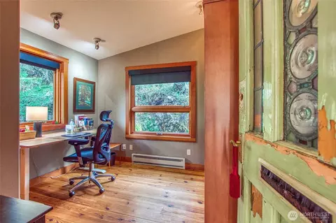 Entry Way - 239 Bromley Dr, Eastsound, WA 98245 photo 2 of 2