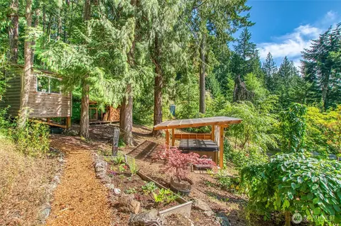 Exterior - 239 Bromley Dr, Eastsound, WA 98245 photo 10 of 14