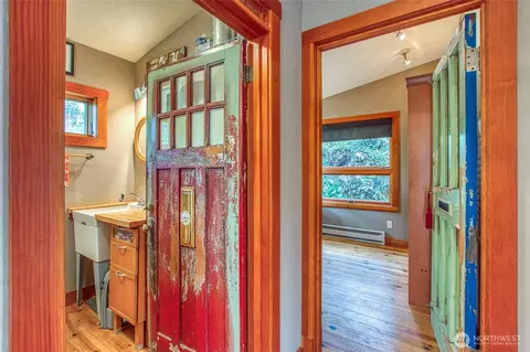 Entry Way - 239 Bromley Dr, Eastsound, WA 98245 photo 1 of 2