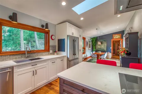 Kitchen - 239 Bromley Dr, Eastsound, WA 98245 photo 5 of 5