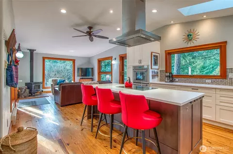 Kitchen - 239 Bromley Dr, Eastsound, WA 98245 photo 4 of 5